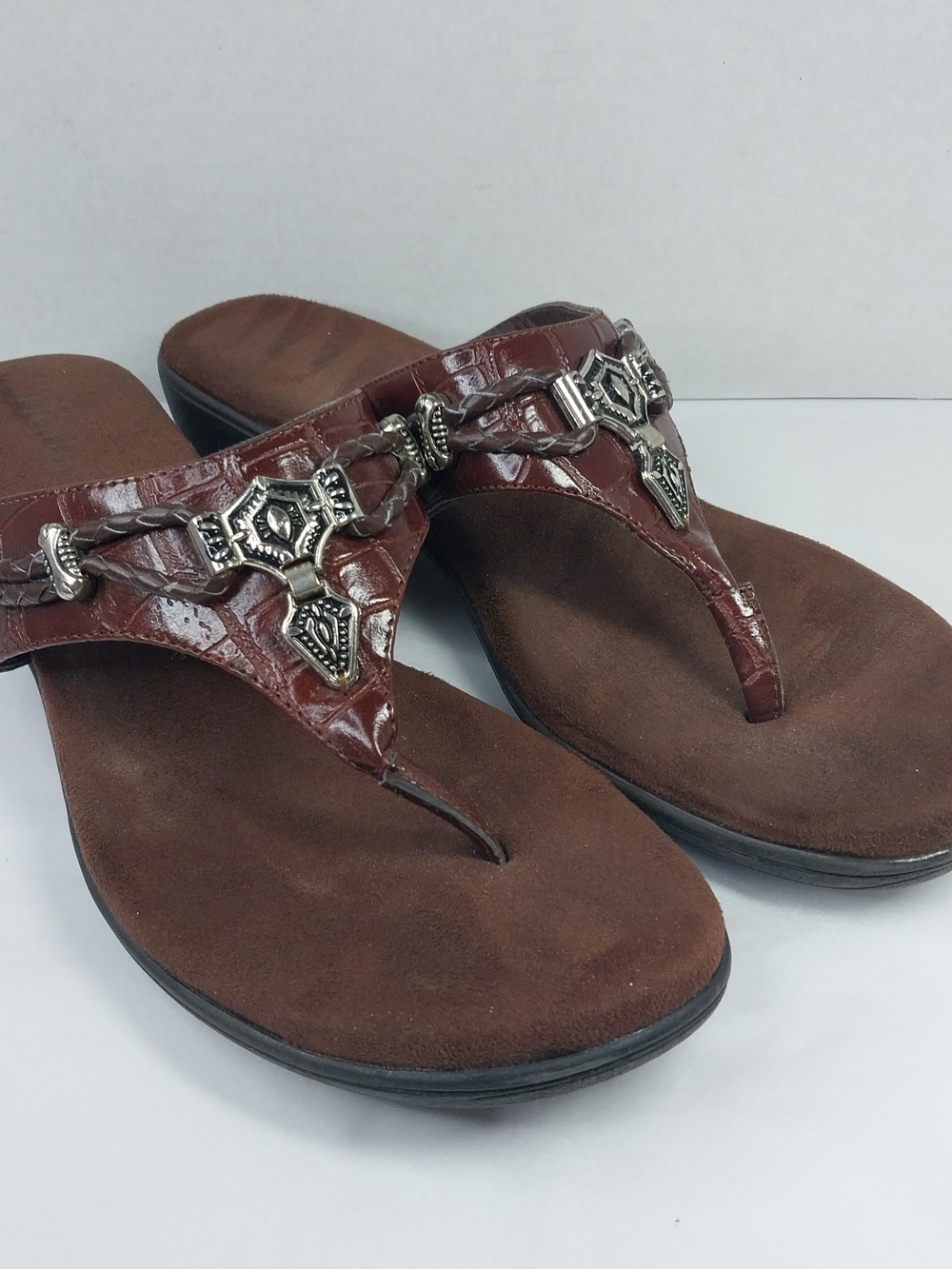 Rialto Women's Brown Embossed Size 10 M Sandal Boho Thong Embellished Shoes